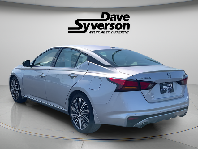 2025 Nissan Altima — rear three-quarter view